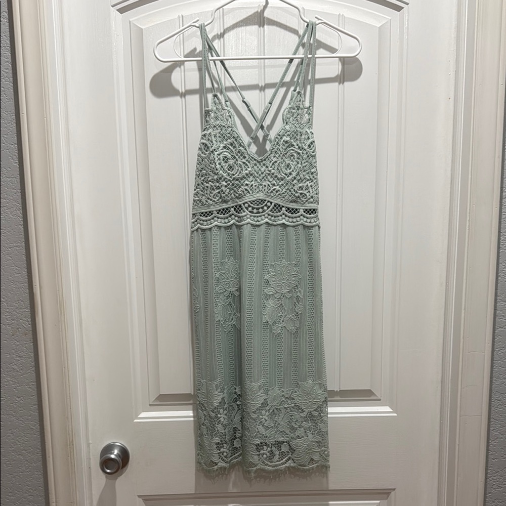 Elegant Lace Dress in Light Green